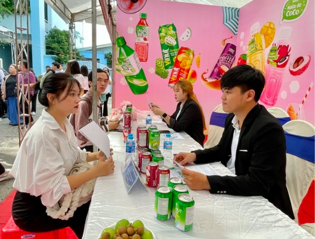 Bất ngờ với số lượng việc làm có mức lương trên 20 triệu đồng/tháng- Ảnh 2. Bất ngờ với số lượng việc làm có mức lương trên 20 triệu đồng/tháng- Ảnh 2.