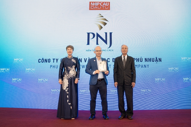 PNJ lập ‘cú đúp’ tại Giải thưởng Phát triển bền vững CSA 2025 PNJ lập ‘cú đúp’ tại Giải thưởng Phát triển bền vững CSA 2025