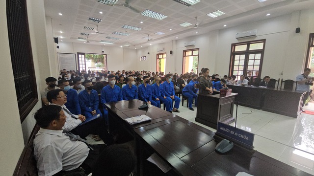 Xét xử đường dây lừa đảo‘lùa’ khách đi xem đất: Khách bị bán thông tin ra sao?- Ảnh 2.