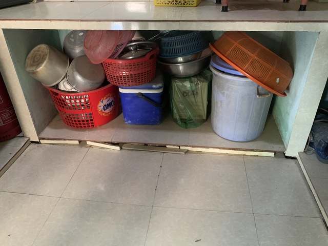 Dân lo lắng vì nhà bị rạn nứt do thi công cao tốc Bắc - Nam- Ảnh 2. Dân lo lắng vì nhà bị rạn nứt do thi công cao tốc Bắc - Nam- Ảnh 2.