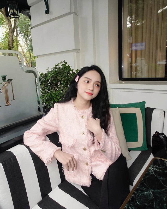 Thiết kế dạ tweed tạo điểm nhấn cá nhân cho nàng hiện đại- Ảnh 6. Thiết kế dạ tweed tạo điểm nhấn cá nhân cho nàng hiện đại- Ảnh 6.