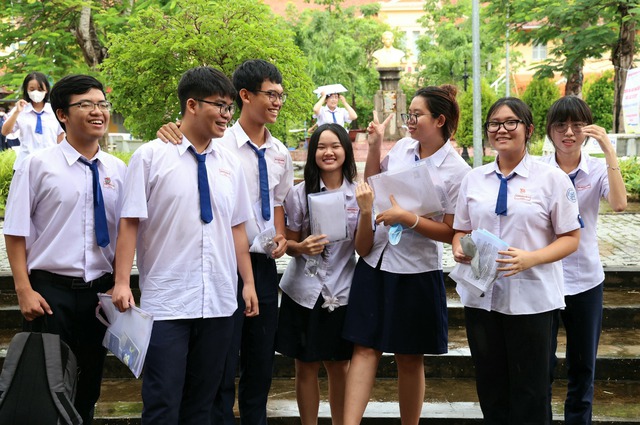 Thi tốt nghiệp THPT 2025: Cần Thơ vào top 5 cả nước điểm thi ngữ văn Thi tốt nghiệp THPT 2025: Cần Thơ vào top 5 cả nước điểm thi ngữ văn