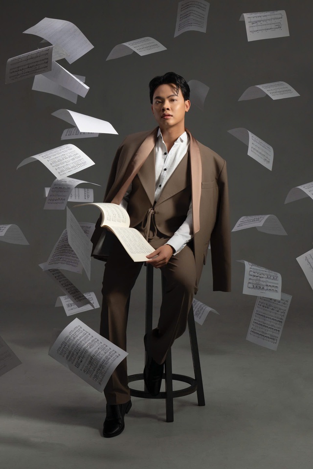 Thế Huy, cậu bé photocopy đến Úc học opera- Ảnh 2. Thế Huy, cậu bé photocopy đến Úc học opera- Ảnh 2.