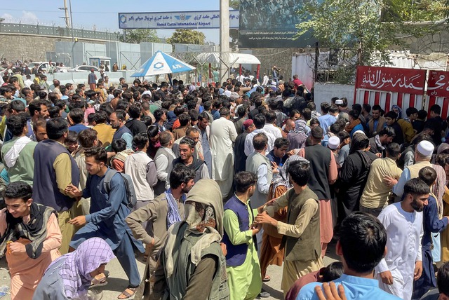 Anh bí mật tiếp nhận hàng ngàn người Afghanistan bị lộ thông tin cá nhân- Ảnh 1. Anh bí mật tiếp nhận hàng ngàn người Afghanistan bị lộ thông tin cá nhân- Ảnh 1.
