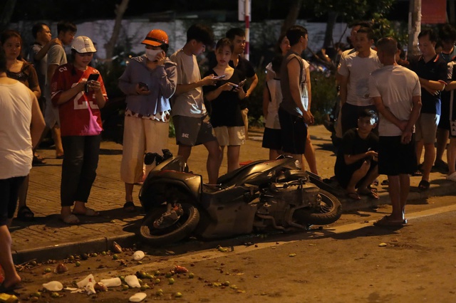 Nhân chứng vụ tai nạn liên hoàn ở Hà Nội: 'Hiện trường la liệt người bị thương' - Ảnh 2.