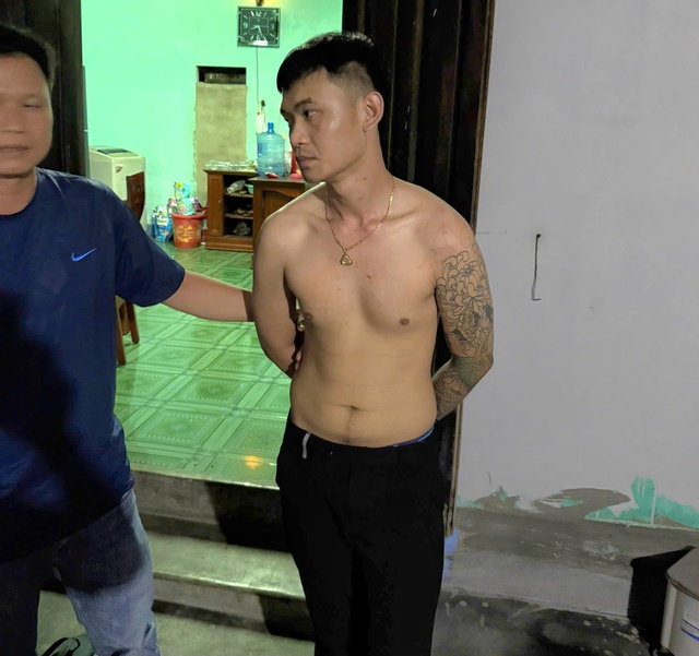 Ngang nhiên vào tiệm rửa xe, lừa đảo lấy ô tô của khách