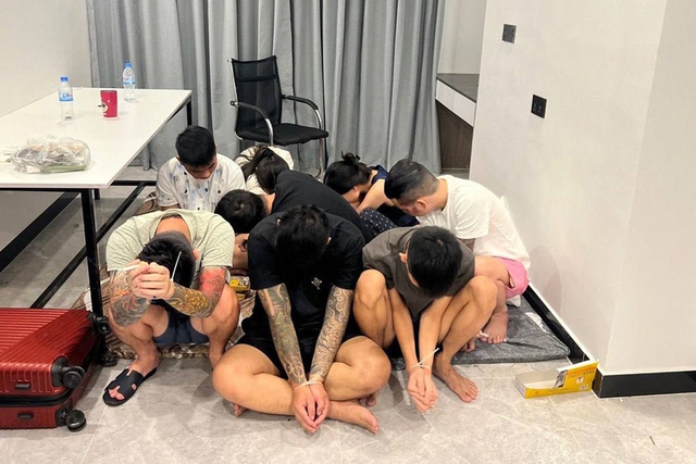 Campuchia bắt giữ hơn 1 . 000 Người trong chiến dịch triệt phá lừa đảo trực tuyến - Ảnh 1.