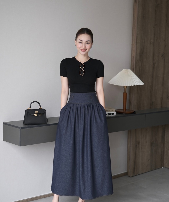 Thời trang công sở mùa hè - tối giản nhưng không nhạt nhòa- Ảnh 3. Thời trang công sở mùa hè - tối giản nhưng không nhạt nhòa- Ảnh 3.