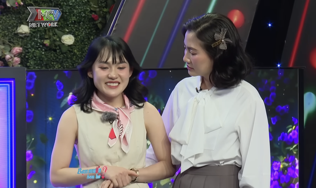 Nữ công chức xinh đẹp từ chối hẹn hò với chàng trai vì ngại nụ hôn đầu- Ảnh 1. Nữ công chức xinh đẹp từ chối hẹn hò với chàng trai vì ngại nụ hôn đầu- Ảnh 1.