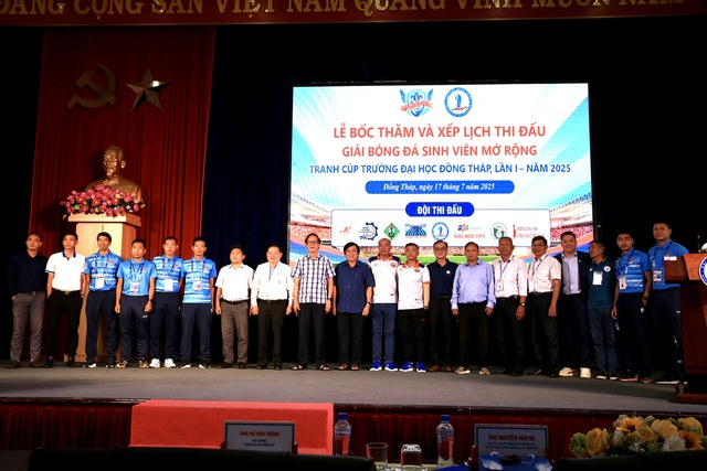Trường Đại học Đồng Tháp tổ chức giải sinh viên, khánh thành mặt sân tiền tỉ- Ảnh 2.