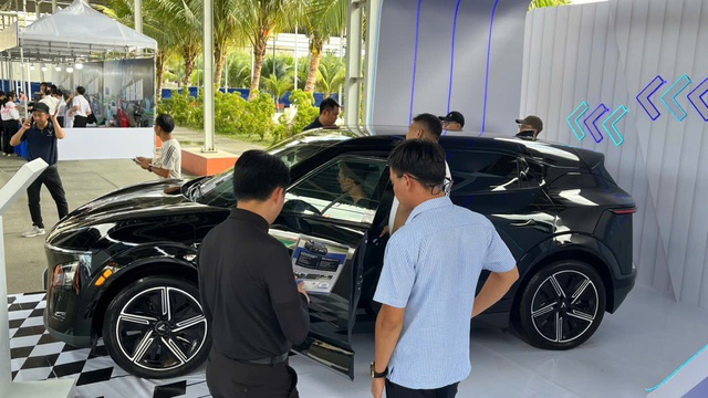 Xe điện, hybrid chiếm gần 40% ô tô du lịch tiêu thụ tại Việt Nam - Ảnh 1.