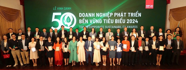 Liên tiếp được vinh danh ESG, Nam Long củng cố vị thế DN phát triển bền vững - Ảnh 2.