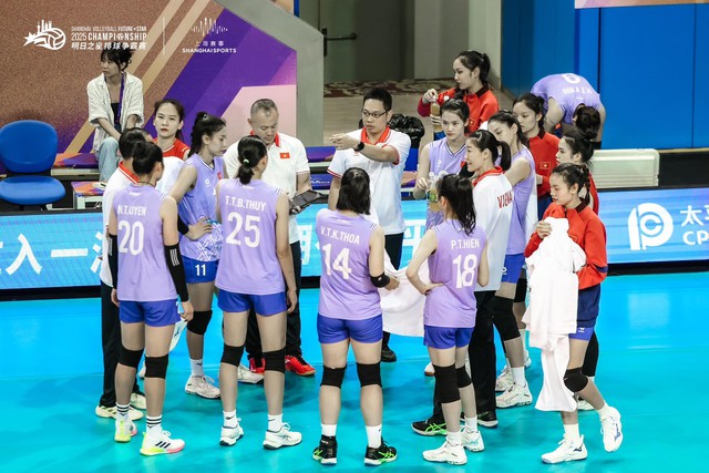Đội tuyển bóng chuyền Việt Nam thua sít sao U.21 Hà Lan giải Thượng Hải Future Stars