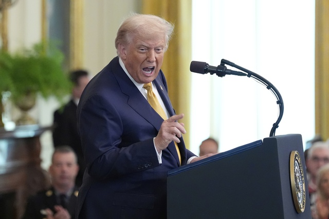 Ông Trump dọa kiện báo Mỹ về bài viết liên quan tỉ phú ấu dâm Jeffrey Epstein