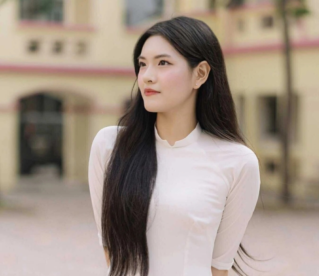 Những thí sinh đạt 9.75 điểm văn thi tốt nghiệp THPT đã học  - Ảnh 2.
