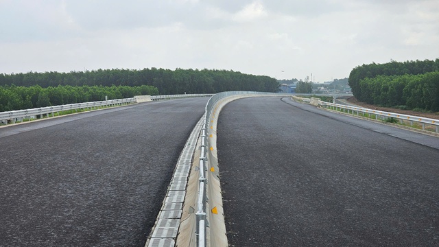 Thi công cao tốc Biên Hòa - Vũng Tàu: Những nhà thầu nào đang chậm tiến độ?- Ảnh 2. Thi công cao tốc Biên Hòa - Vũng Tàu: Những nhà thầu nào đang chậm tiến độ?- Ảnh 2.