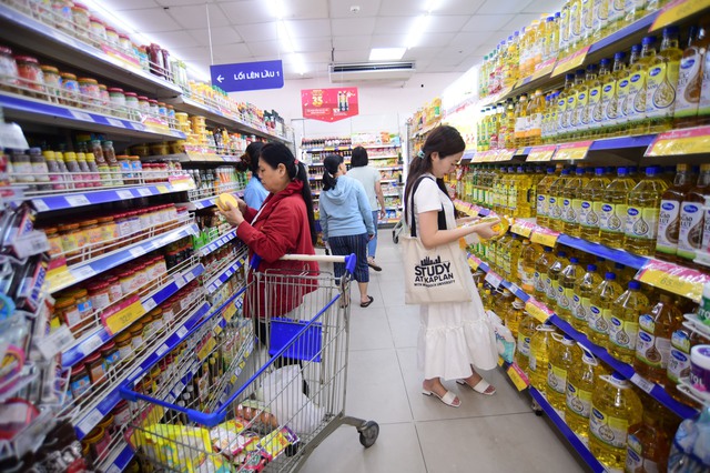 Khuyến mãi thực phẩm thiết yếu, giảm áp lực chi tiêu cho người nội trợ Khuyến mãi thực phẩm thiết yếu, giảm áp lực chi tiêu cho người nội trợ