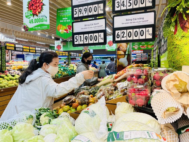 Khuyến mãi thực phẩm thiết yếu, giảm áp lực chi tiêu cho người nội trợ - Ảnh 3.