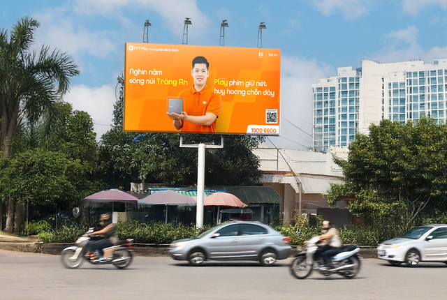 FPT ‘phủ cam’ toàn quốc: 1.000 lời chào đậm bản sắc Việt bằng quảng cáo sáng tạo - Ảnh 2.