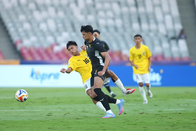 U.23 Malaysia tạm sống lại hy vọng vào bán kết giải Đông Nam Á, nhưng…
- Ảnh 2. U.23 Malaysia tạm sống lại hy vọng vào bán kết giải Đông Nam Á, nhưng…
- Ảnh 2.