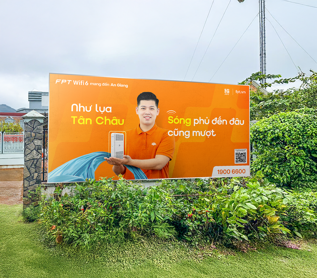 FPT ‘phủ cam’ toàn quốc: 1.000 lời chào đậm bản sắc Việt bằng quảng cáo sáng tạo - Ảnh 4.