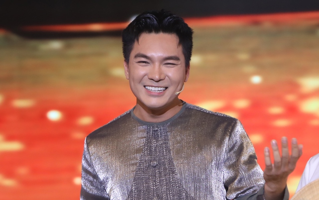 Cựu tiếp viên hàng không thi ‘Tình bolero’ là ai? Cựu tiếp viên hàng không thi ‘Tình bolero’ là ai?