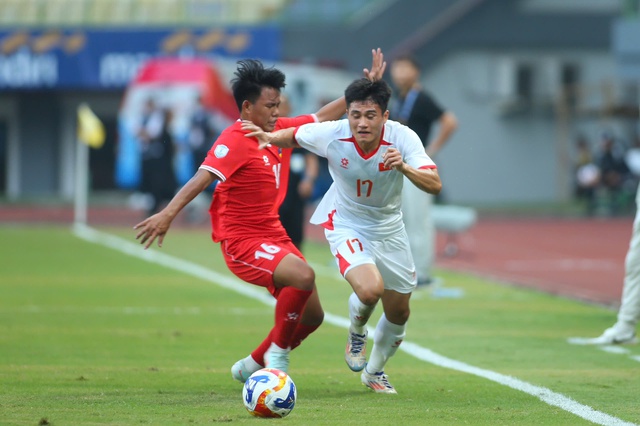 U.23 Việt Nam 1-0 U.23 Lào: Khuất Văn Khang sút căng mở tỷ số - Ảnh 1.