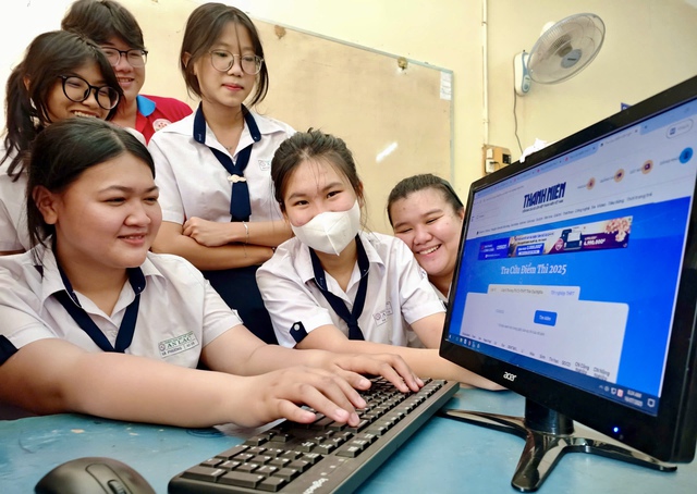 Thêm 2 trường ĐH công bố điểm sàn xét tuyển, trung bình 5 điểm/môn- Ảnh 1.