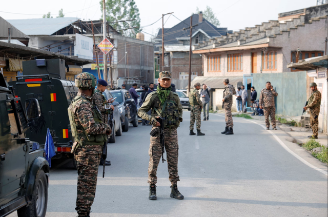 Tổng thống Trump cho rằng có đến 5 tiêm kích đã bị bắn rơi ở Kashmir