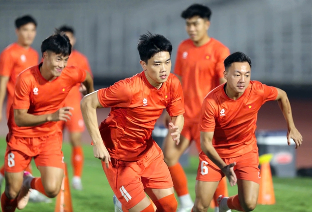U.23 Việt Nam 3-0 U.23 Lào: Văn Khang xuất sắc, trung vệ Hiểu Minh xuất sắc lập cú đúp U.23 Việt Nam 3-0 U.23 Lào: Văn Khang xuất sắc, trung vệ Hiểu Minh xuất sắc lập cú đúp