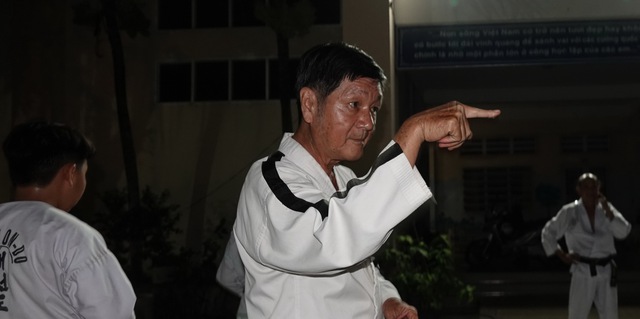 Võ sư U . 70 Thắp lửa cho học sinh khuyết tật tại Cần Thơ - Ảnh 2.