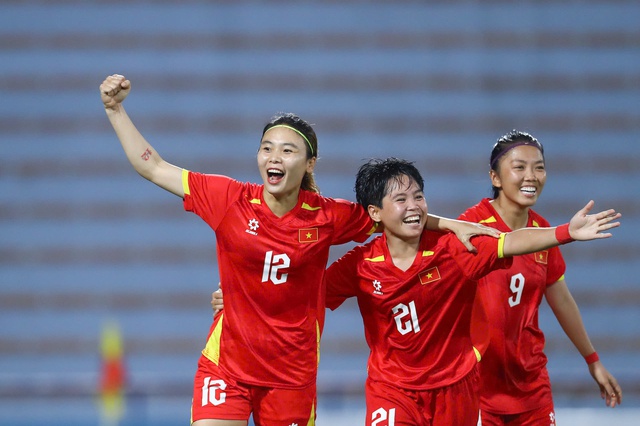 Đội tuyển nữ Việt Nam qu&aacute; vượt trội, nhưng... - Ảnh 1.