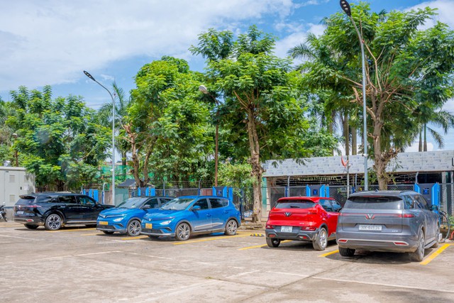 Trạm sạc xe điện vào đường đua mới - Ảnh 4.