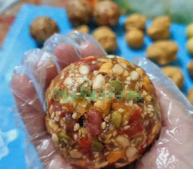 Bánh trung thu 'nhà làm' lọt vào tầm ngắm của cơ quan an toàn thực phẩm- Ảnh 2. Bánh trung thu 'nhà làm' lọt vào tầm ngắm của cơ quan an toàn thực phẩm- Ảnh 2.