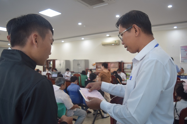 Vận hành chính quyền địa phương 2 cấp tại miền Tây: Thủ tục hành chính ra sao?- Ảnh 4.