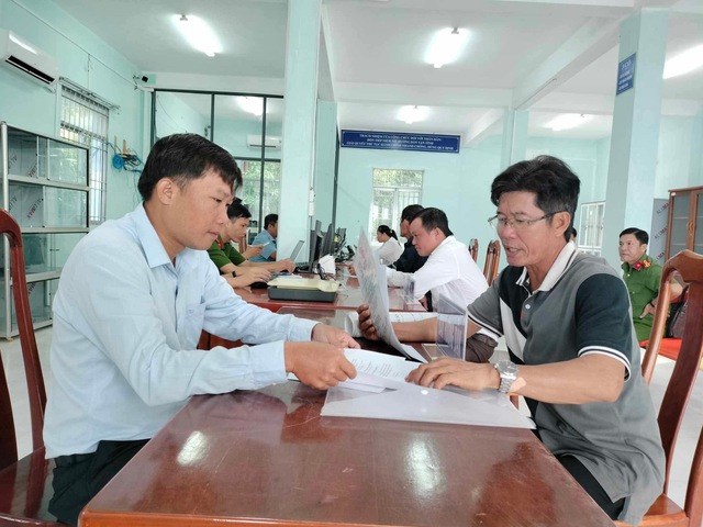 Vận hành chính quyền địa phương 2 cấp tại miền Tây: Thủ tục hành chính ra sao?- Ảnh 5.