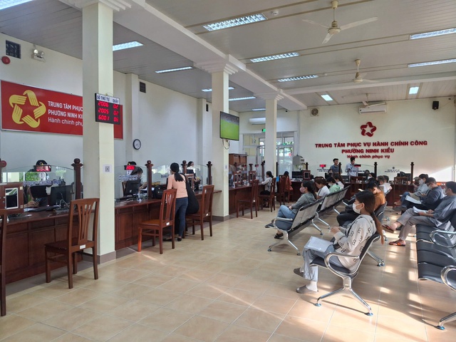 Vận hành chính quyền địa phương 2 cấp tại miền Tây: Thủ tục hành chính ra sao?- Ảnh 1.