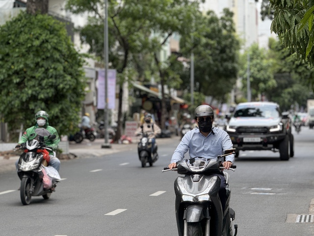 Thời tiết TP.HCM tháng 7: Dự báo trên 20 ngày trong tháng có mưa, vì sao? - Ảnh 1.