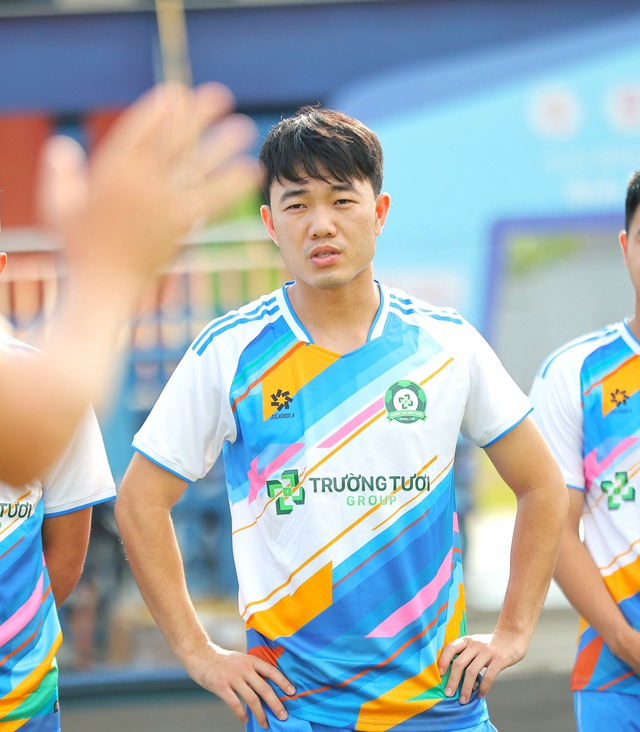 Cựu sao HAGL tiết lộ lý do chọn CLB Bình Phước, tái hợp Công Phượng