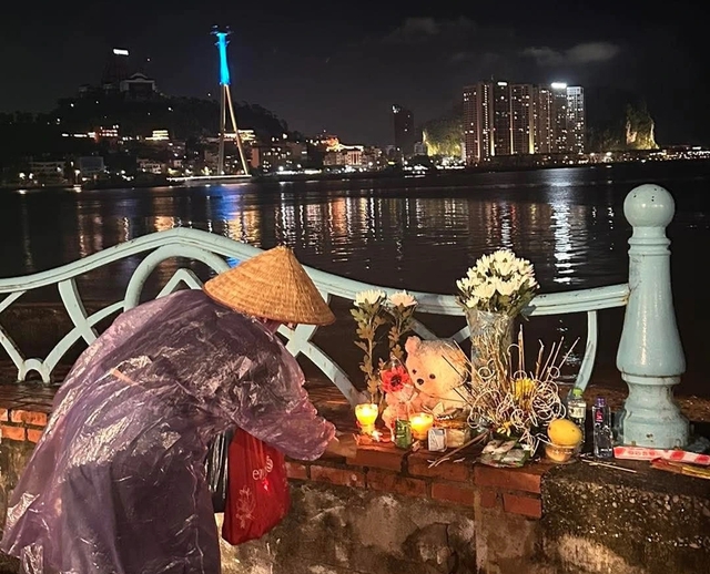 Gấu ơi về nh&agrave; đi con: Nỗi đau lật t&agrave;u tr&ecirc;n vịnh Hạ Long - Ảnh 1.