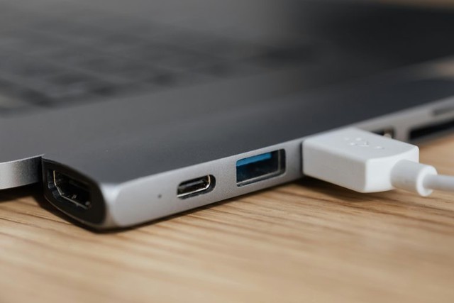 Sự thật đáng kinh ngạc ít người biết về cổng USB - Ảnh 2. Sự thật đáng kinh ngạc ít người biết về cổng USB - Ảnh 2.