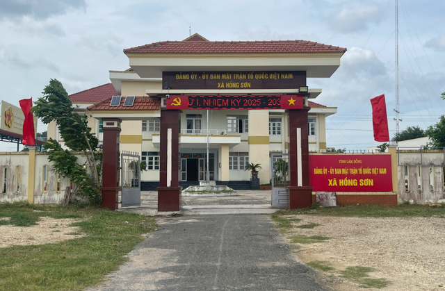 Hồng Sơn vươn lên từ khô hạn với cây mè đen và thanh long đầy triển vọng - Ảnh 4. Hồng Sơn vươn lên từ khô hạn với cây mè đen và thanh long đầy triển vọng - Ảnh 4.