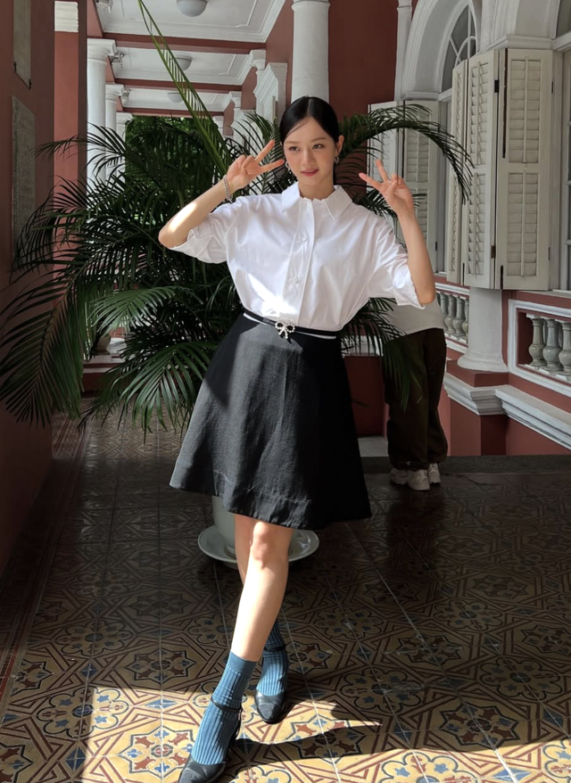 Chuẩn 'nàng thơ hiện đại' nhờ diện áo sơ mi trắng - Ảnh 6.