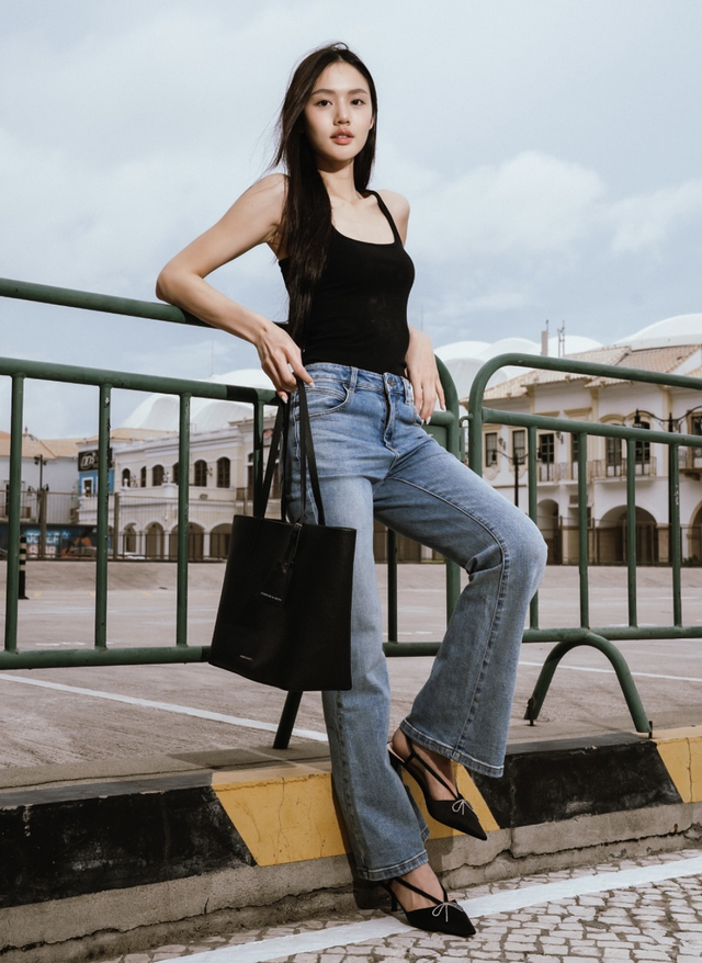 Công thức phối Áo tank top và quần jeans cho phong cách thời trang 24 / 7 - Ảnh 7.