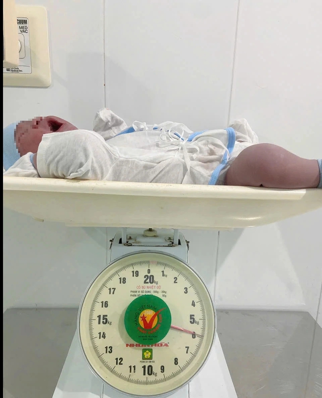 Bé trai nặng gần 6 kg chào đời an toàn tại Cà Mau Bé trai nặng gần 6 kg chào đời an toàn tại Cà Mau