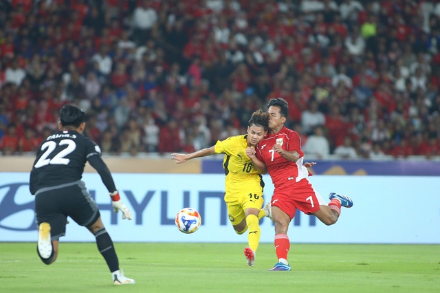 U.23 Malaysia sớm bị loại, chủ nhà Indonesia đi tiếp: U.23 Việt Nam dễ đấu ai ở bán kết?- Ảnh 3.