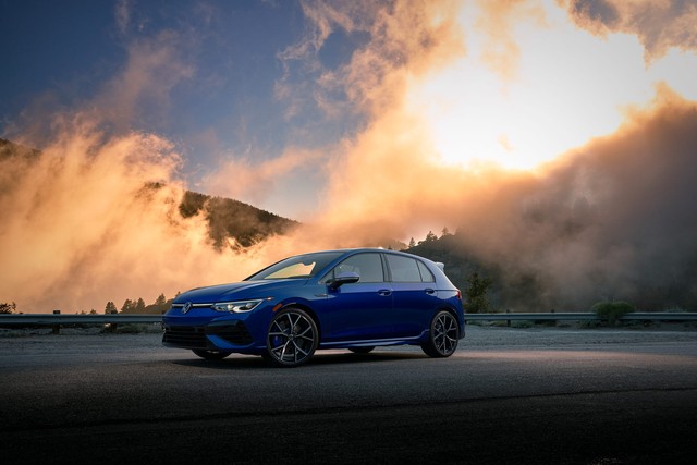 Volkswagen Golf rục rịch về Việt Nam, có bản mạnh ngang Honda Civic Type R