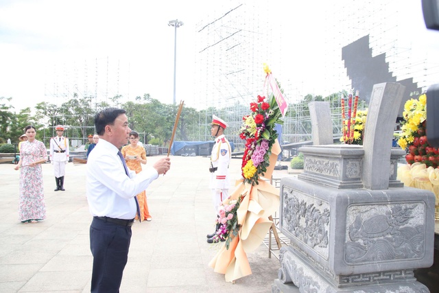 ‘Đổi mới tư duy quản lý theo hướng chính quyền kiến tạo và chủ động phục vụ’