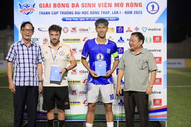 Nhiều cựu danh thủ hội ngộ mừng đội Trường ĐH Đồng Tháp vào bán kết giải sinh viên- Ảnh 5.