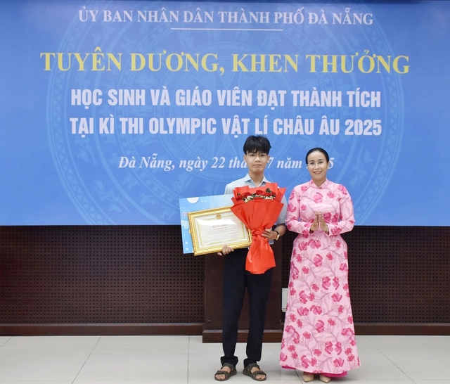 Đà Nẵng tuyên dương học sinh thành tích cao tại kỳ thi Olympic vật lý châu Âu Đà Nẵng tuyên dương học sinh thành tích cao tại kỳ thi Olympic vật lý châu Âu